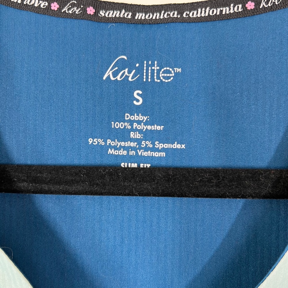 Koi Lite Reform Ombre‎ V-Neck Top, S, Electric Blue and Navy, Scrubs - Picture 13 of 14